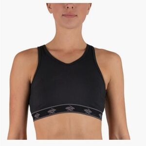 Like new! Run in rabbit Utilibra-vo with back pocket. Size Small, like new.